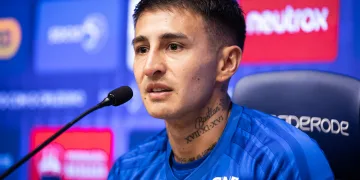 Gabriel Rojas é apresentado pelo Cruzeiro e revela sonho de conquistar a Libertadores