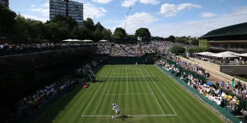 João Fonseca passeia, não da chances para Jesper de Jong e avança à terceira rodada de Wimbledon