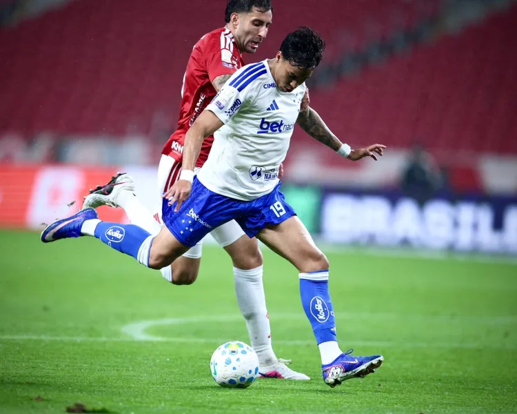 Cruzeiro vence o Internacional no Beira-Rio com estreia de reforços e golaço de Matheus Pereira