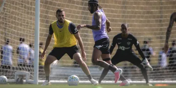 Léo Duarte em treinamento no Atlético - Foto Pedro Souza - Atlético