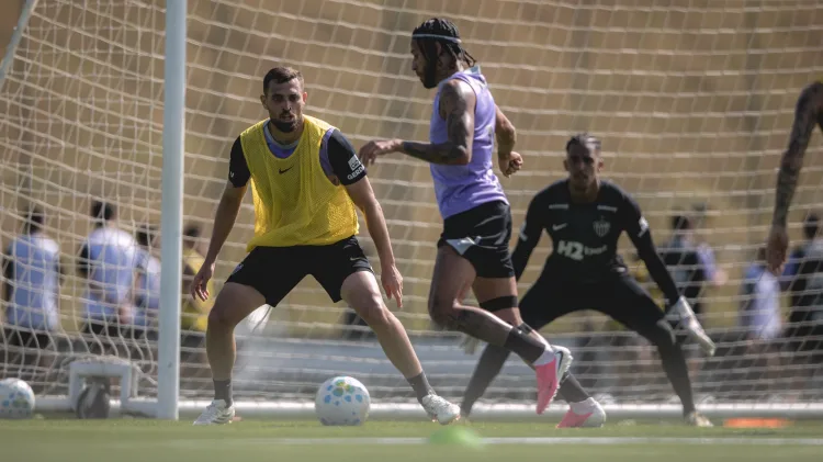 Léo Duarte em treinamento no Atlético - Foto Pedro Souza - Atlético