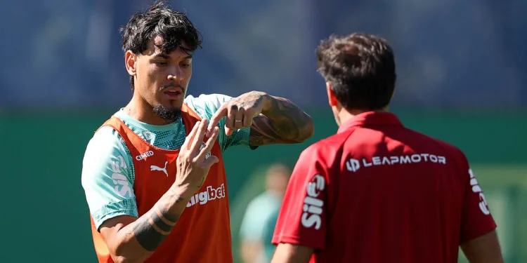O jogador Gustavo Gómez, da SE Palmeiras, durante treinamento, na Academia de Futebol. - Foto Cesar Greco Palmeiras by Canon