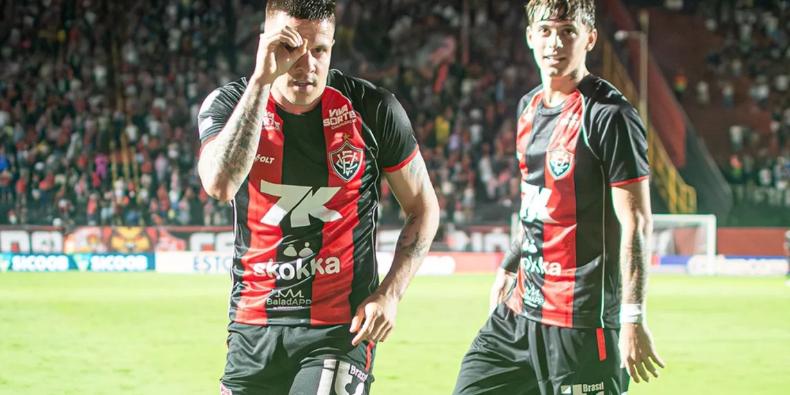 Vitória derrota o Vasco na volta do Brasileirão e empurra rival para a zona de rebaixamento