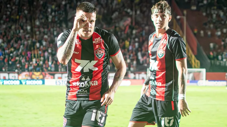 Vitória derrota o Vasco na volta do Brasileirão e empurra rival para a zona de rebaixamento