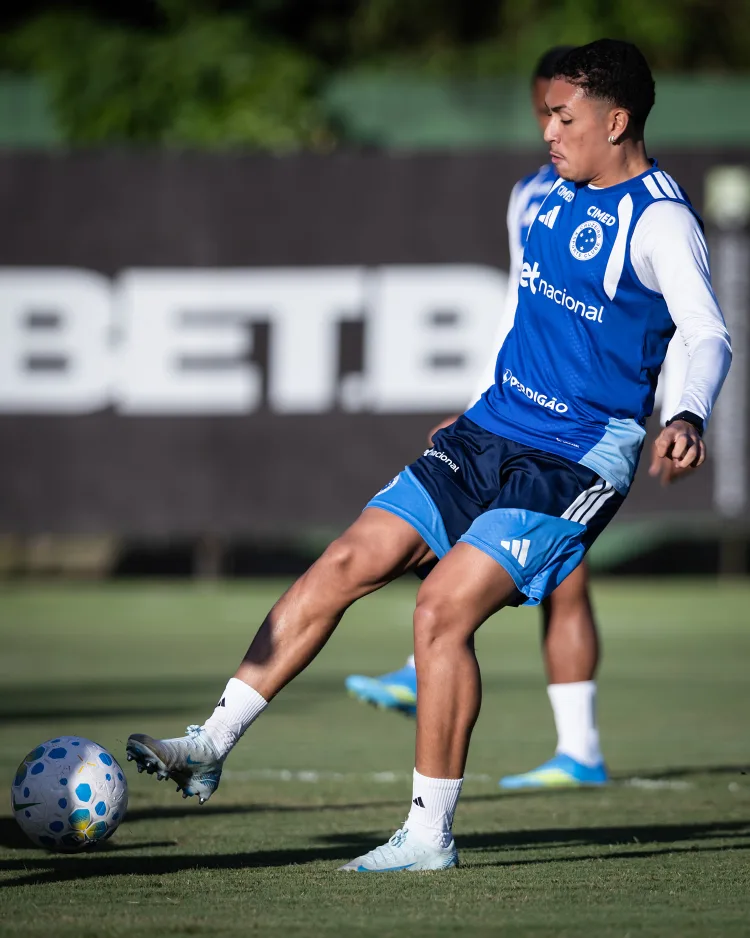 Cruzeiro acerta venda de Christian para o Krasnodar por R$ 56 milhões; volante viaja para assinar com clube russo