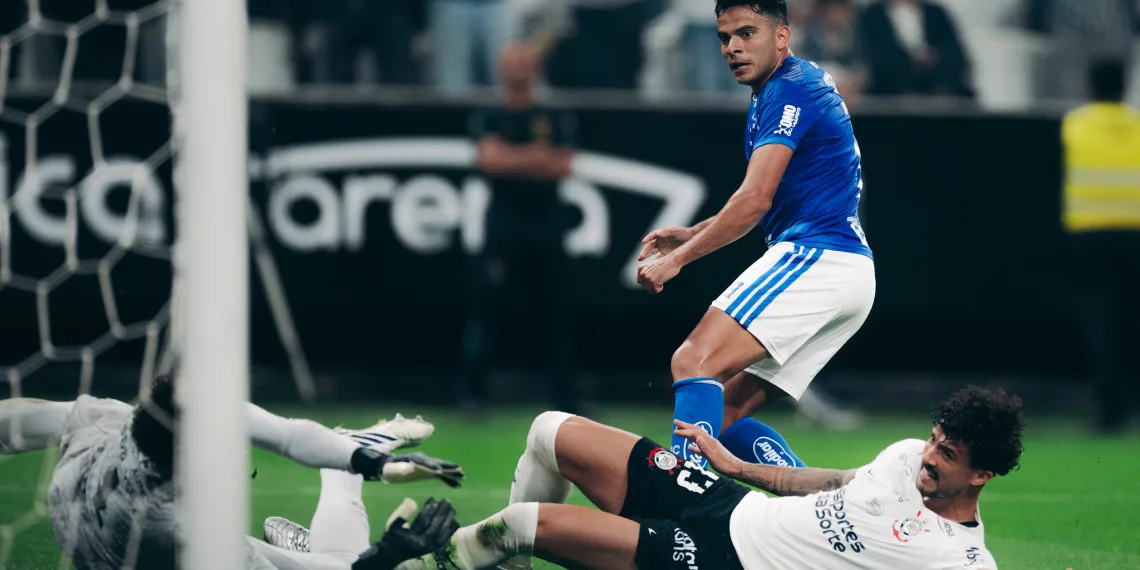 Cruzeiro vence o Corinthians fora de casa e se mantém no G5 do Brasileirão