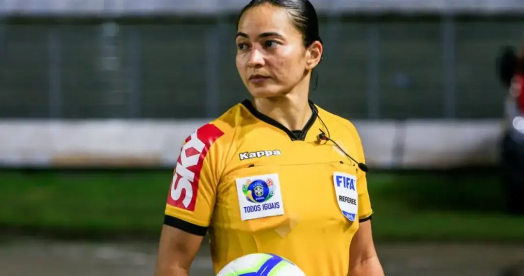 Edina Alves Batista - Arbitra CBF - Foto MIlton Cruz - CBF
