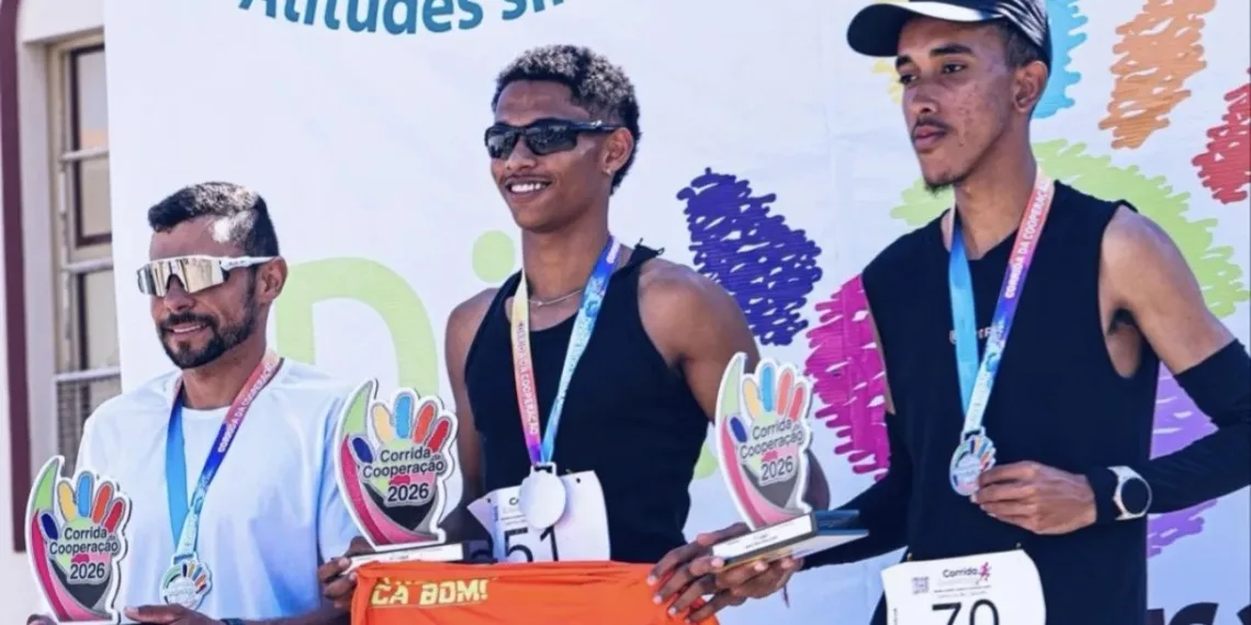 John Kelvin Araújo é campeão geral em Carmo do Rio Claro e leva Runners Paraíso ao topo