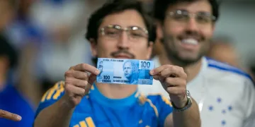 Leonardo Jardim é hostilizado pela torcida do Cruzeiro no reencontro com o Mineirão