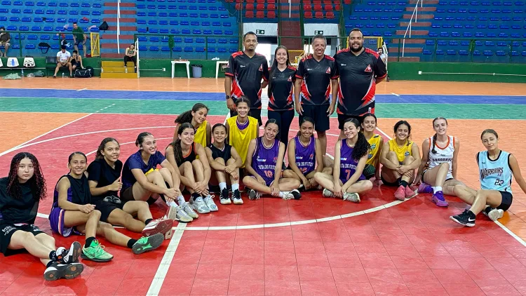 Primeiro Camp da Seleção Mineira de Basquete Feminino Sub-16 testa 17 atletas em Montes Claros