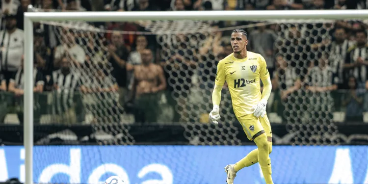 Gabriel Delfin pega 3 pênaltis: Galo consegue a remontada e elimina o Santos