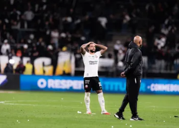 Memphis perde pênalti no último minuto: Corinthians perde para o Estudiantes e dá adeus à Libertadores