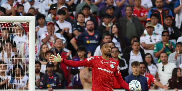 Palmeiras elimina LDU nos pênaltis, com 2 defesas de Carlos Miguel e avança à semifinal da Libertadores