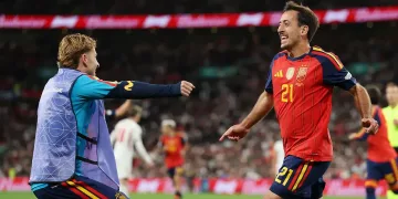 Espanha vence a Inglaterra de virada em Wembley e assume a liderança do Grupo C