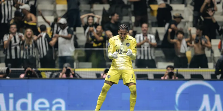 Gabriel Delfim ganha espaço no Atlético-MG e mostra poder de decisão em sequência como titular