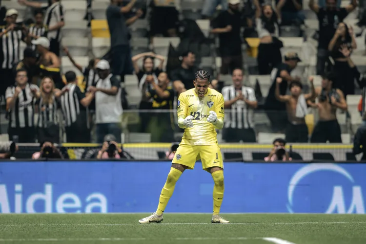 Gabriel Delfim ganha espaço no Atlético-MG e mostra poder de decisão em sequência como titular